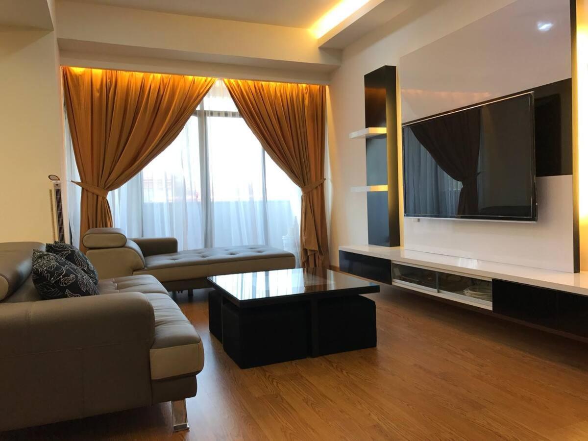 Alza Mahkota Hotel Melaka Bagian luar foto